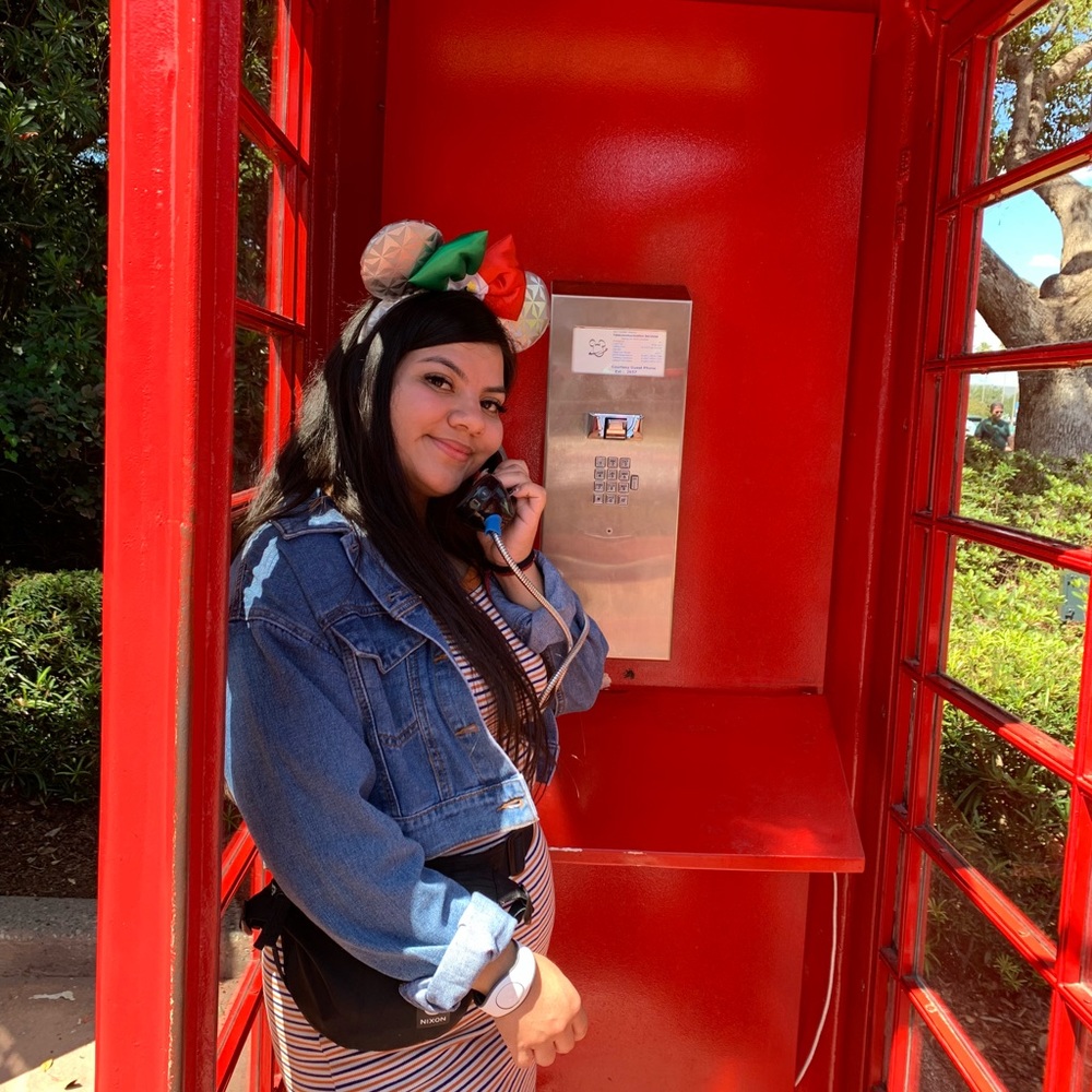 Meet your Posher, Ambar